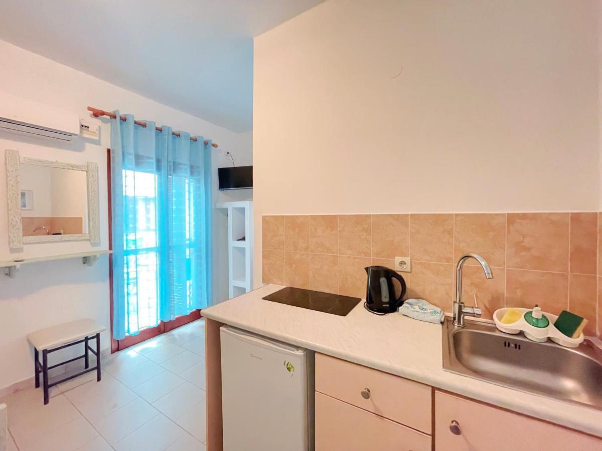 Dima 2* Perissa (Santorini)
